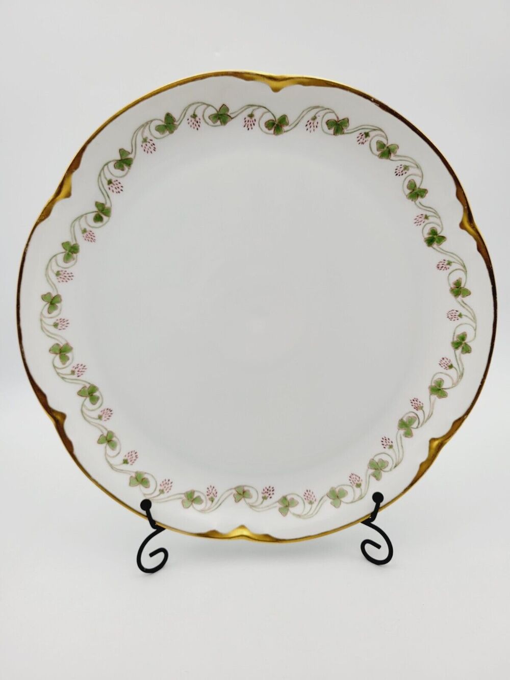 HAVILAND Limoges 12" Covered Round Serving Clover Leaf France Discontinued